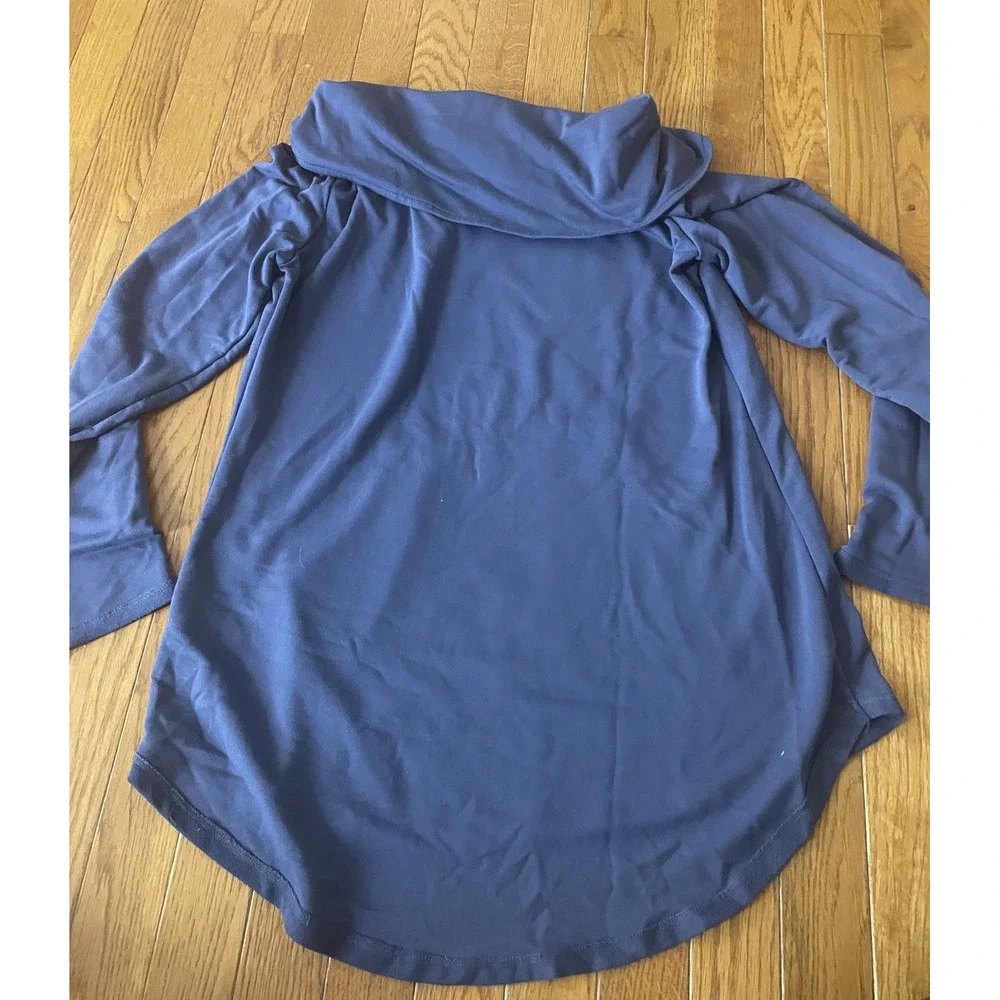 Soft Surroundings Kassidy Pullover Top Womens Size Small Rayon Stretch Cowl Neck